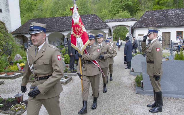 Spital am Pyhrn - 10.05.2014 r. odsłonięcie tablic upamiętniających dzieci zmarłe w sierocińcu \"Lindenhof\"